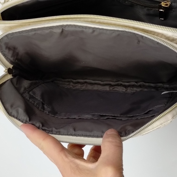 Tartan Twine quilted two part makeup bag zip top with gold tassels cream - Picture 7 of 13